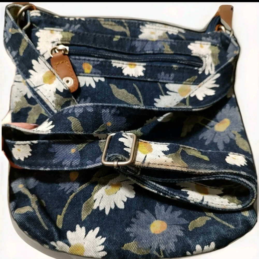 Medium Denim Floral Zip Up Crossbody Purse Made In China Leather Zip Tab NWOT